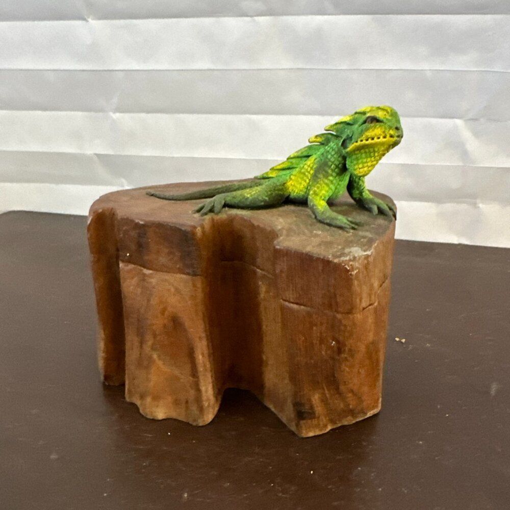 Iguana Design Wooden Slide Top Box Unbranded Storage or Gift Box